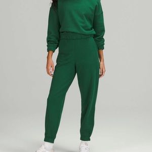 Lululemon Relaxed High-Rise Jogger